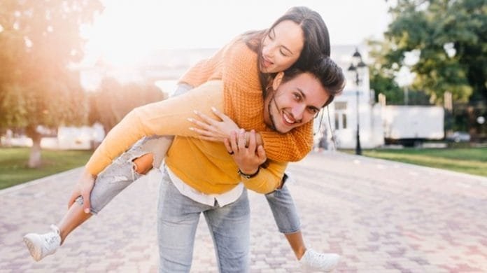 Most-Admired-Ways-To-Be-More-Romantic-In-Your-Relationships_01 Most-Admired-Ways-To-Be-More-Romantic-In-Your-Relationships_01