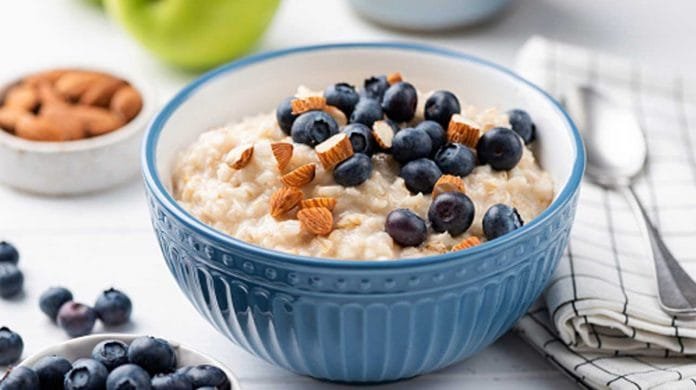 Broken-Wheat,-Oats,-and-Apple-Porridge Broken-Wheat,-Oats,-and-Apple-Porridge