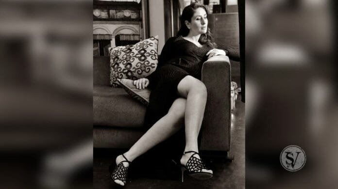 Kareena-kapoKareena-kapoor Hot And Sexy looksor Gracious Kareena-kapoor Hot And Sexy looks