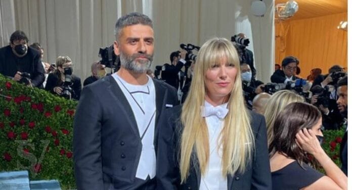 Oscar Isaac flips dress code