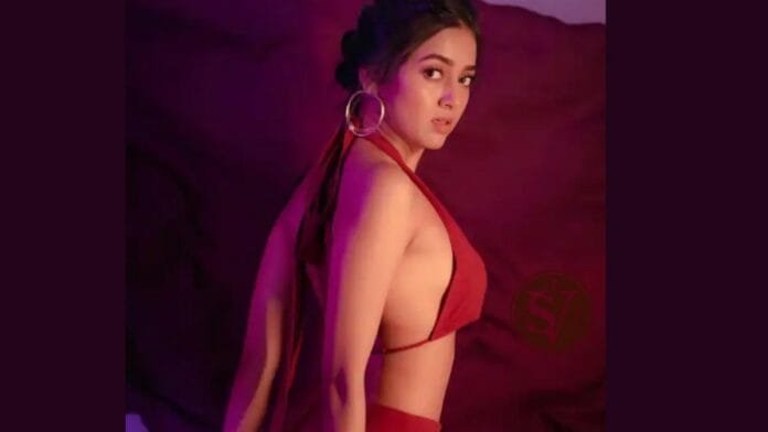 Tejasswi Prakash raises the temperature.