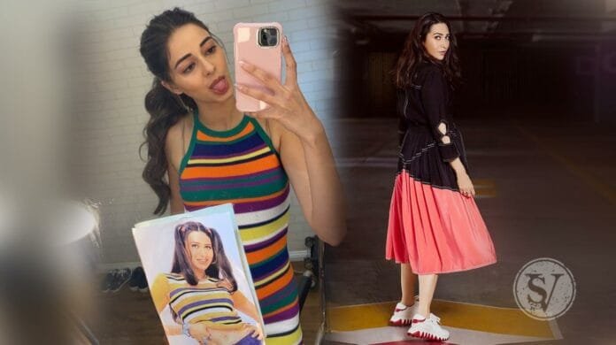 Ananya Pandey twinning